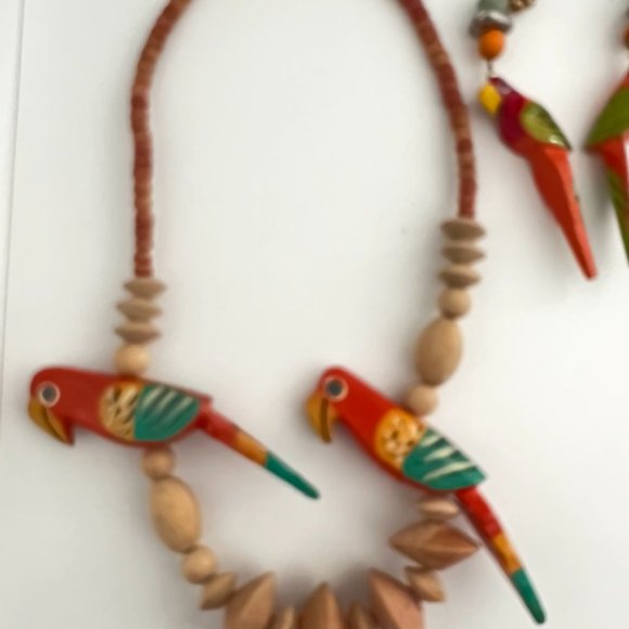Vintage MSM MOD Beaded Wooden Parrot Necklace and Earrings - Picture 4 of 10